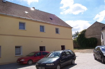 Polonia Privát Potworów, Exterior
